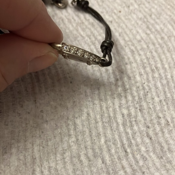 FOSSIL BRACELETT WITH HEART LOCK. BLACK CORD AND SILVER TRINKET. NWT - Picture 6 of 8